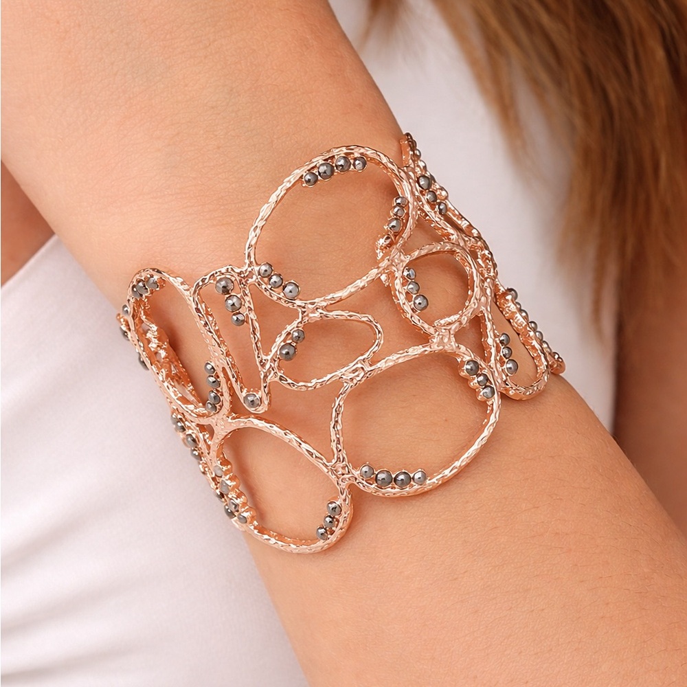 Henri Bendel Klee Metals Hoop Cuff - Picture 11 of 11